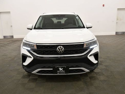 Used 2023 Volkswagen Taos SE AWD/4WD image 11