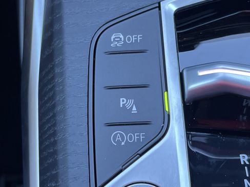 New 2026 BMW 330i Sedan w/ Premium Package image 10