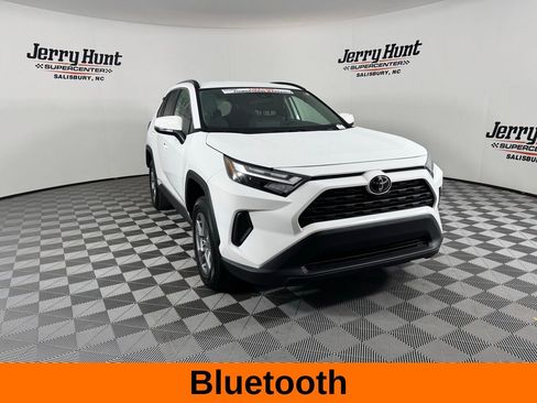 Used 2025 Toyota RAV4 XLE AWD/4WD image 6
