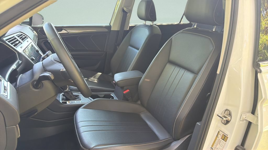 Certified 2022 Volkswagen Tiguan SE FWD image 31