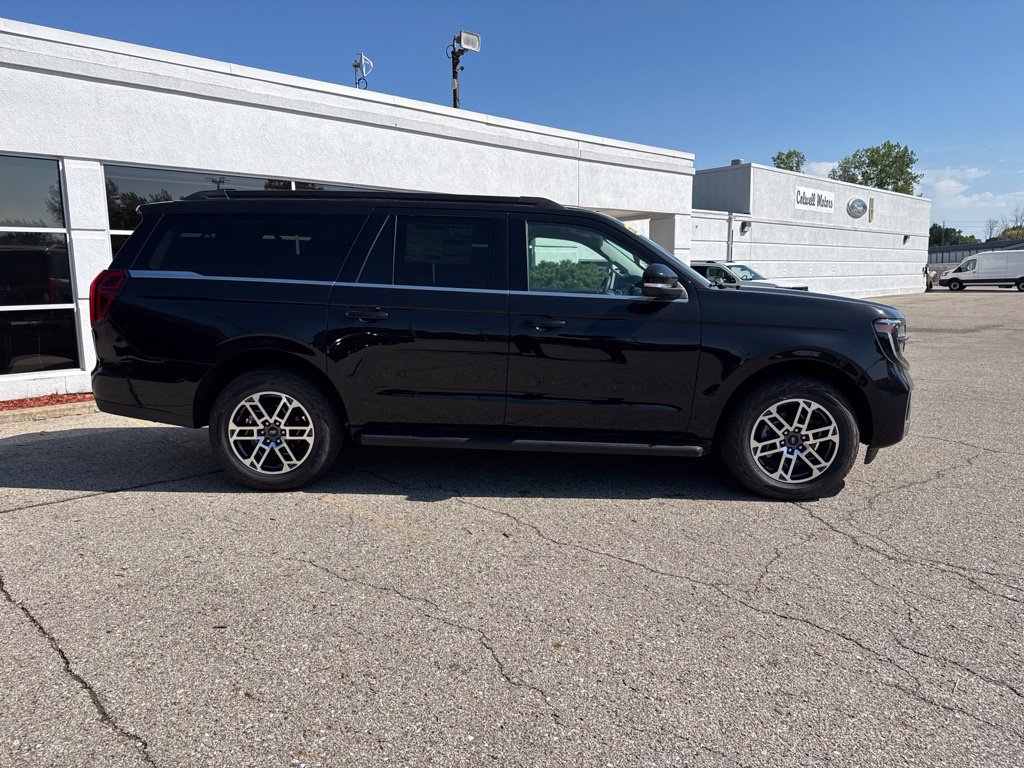 New 2026 Ford Expedition Max Active AWD/4WD image 2