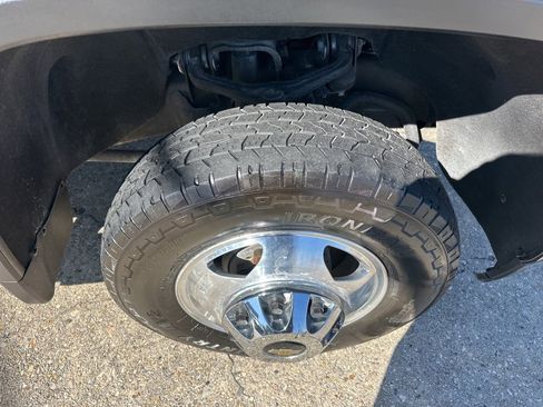 Used 2022 Chevrolet Silverado 3500 High Country w/ Safety Package II image 17