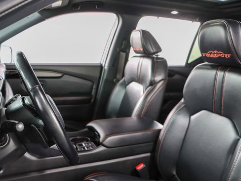 Used 2024 Honda Pilot TrailSport image 24