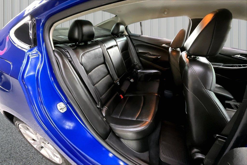 Used 2018 Chevrolet Cruze Premier w/ Enhanced Convenience Package FWD image 26