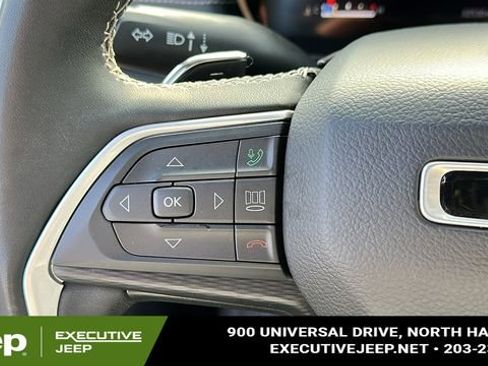 Used 2023 Jeep Grand Cherokee L Altitude image 13