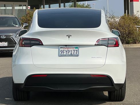 Used 2023 Tesla Model Y Long Range AWD/4WD image 8