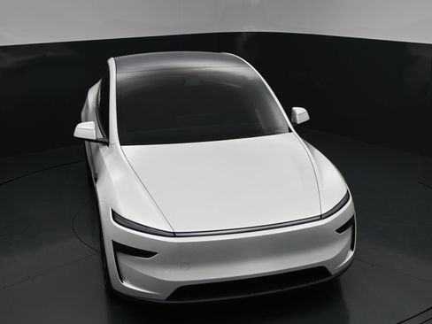 Used 2026 Tesla Model Y AWD image 32