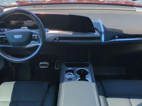 Certified 2026 Cadillac Vistiq Premium Luxury w/ LPO, Floor Liner Package AWD/4WD image 14
