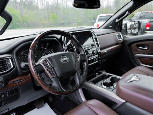 Used 2020 Nissan Titan Platinum Reserve AWD/4WD image 18