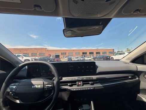 Used 2025 Kia K4 FWD image 32