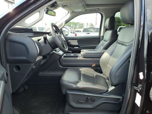 Used 2025 Ford Expedition Max Active AWD/4WD image 19