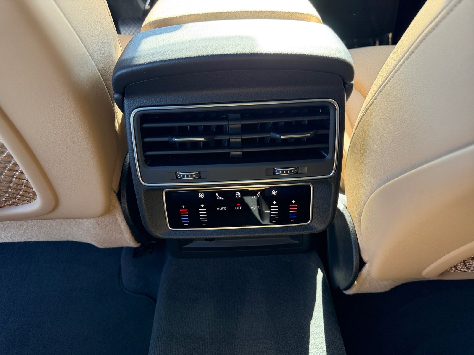 Used 2023 Audi Q8 Premium Plus AWD/4WD image 30