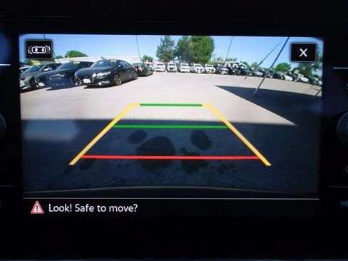 Used 2025 Volkswagen Taos SE FWD image 40