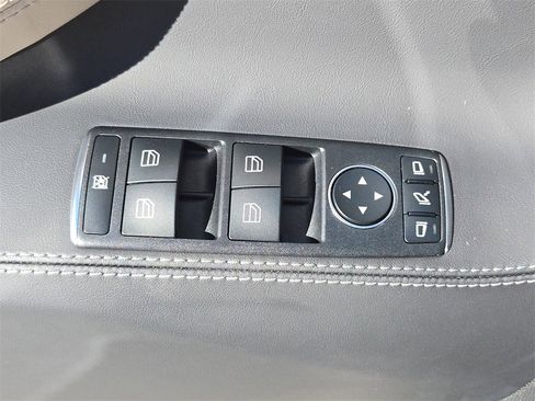 Used 2018 Tesla Model S 75D image 23