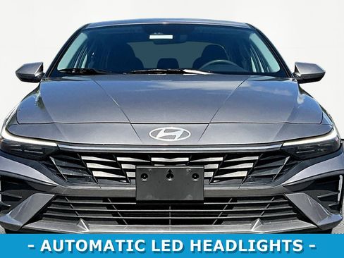 Used 2024 Hyundai Elantra SEL FWD image 2