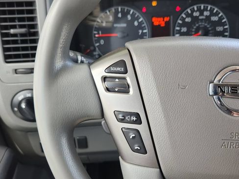 Used 2020 Nissan NV 2500 SV RWD image 17