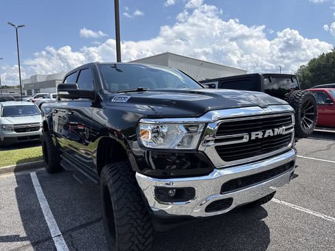 Used 2019 RAM 1500 Big Horn AWD/4WD image 2