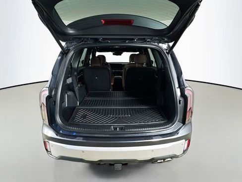 Used 2024 Kia Telluride EX w/ EX Captain's Chair Package image 30