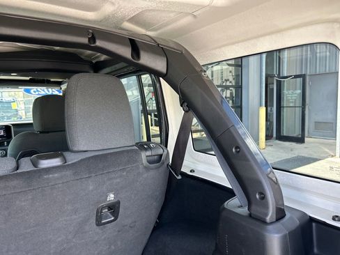 Used 2025 Jeep Wrangler Unlimited Rubicon AWD/4WD image 28