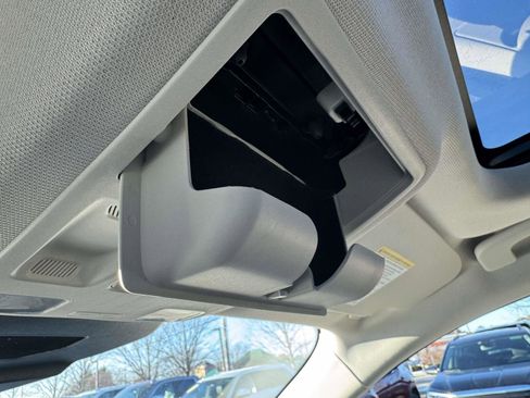 Certified 2022 Ford Escape SEL w/ Technology Package image 33