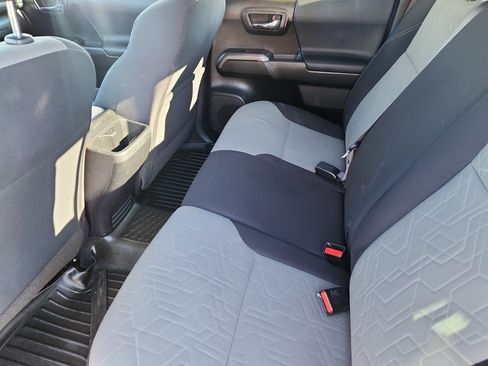 Used 2021 Toyota Tacoma TRD Off-Road image 10