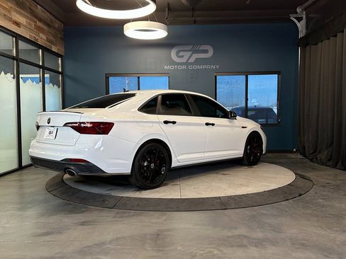 Used 2024 Volkswagen Jetta GLI 40th Anniversary Edition image 3