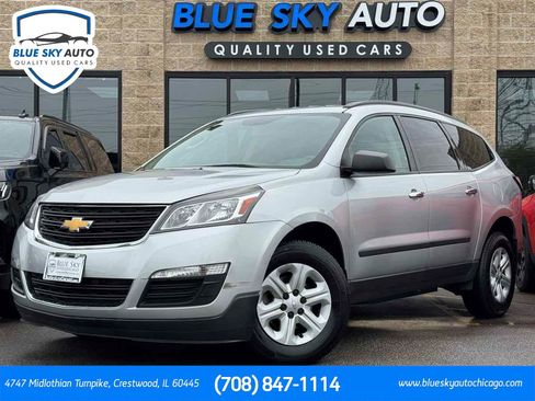 Used 2017 Chevrolet Traverse LS FWD image 1