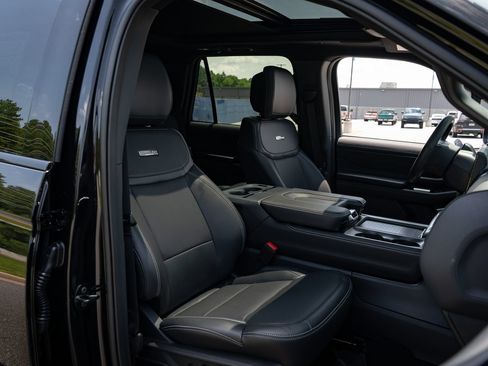 New 2026 Ford Expedition Platinum w/ Stealth Performance Package AWD/4WD image 41