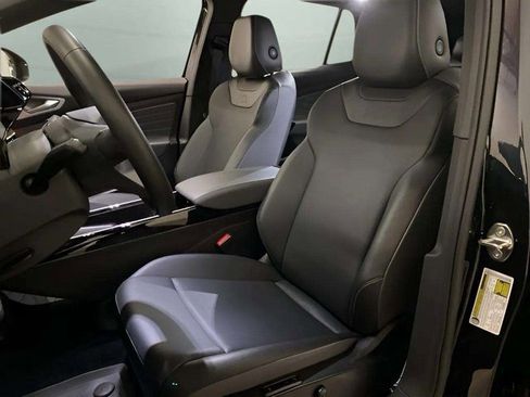 Used 2023 Volkswagen ID.4 S image 58