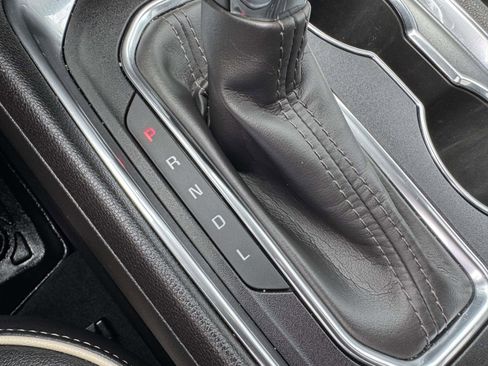 Used 2023 Chevrolet Traverse Premier image 19