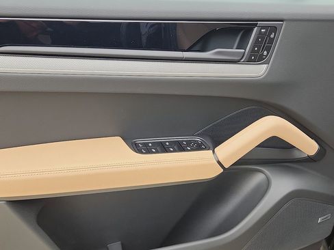 New 2026 Porsche Cayenne image 11