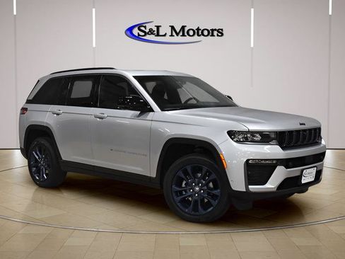 New 2026 Jeep Grand Cherokee Limited AWD/4WD image 8