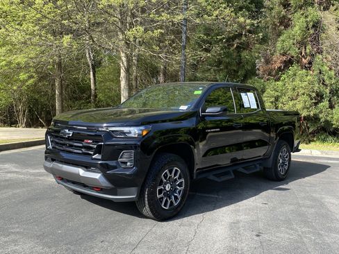 Used 2024 Chevrolet Colorado Z71 w/ Z71 Convenience Package 2 image 5