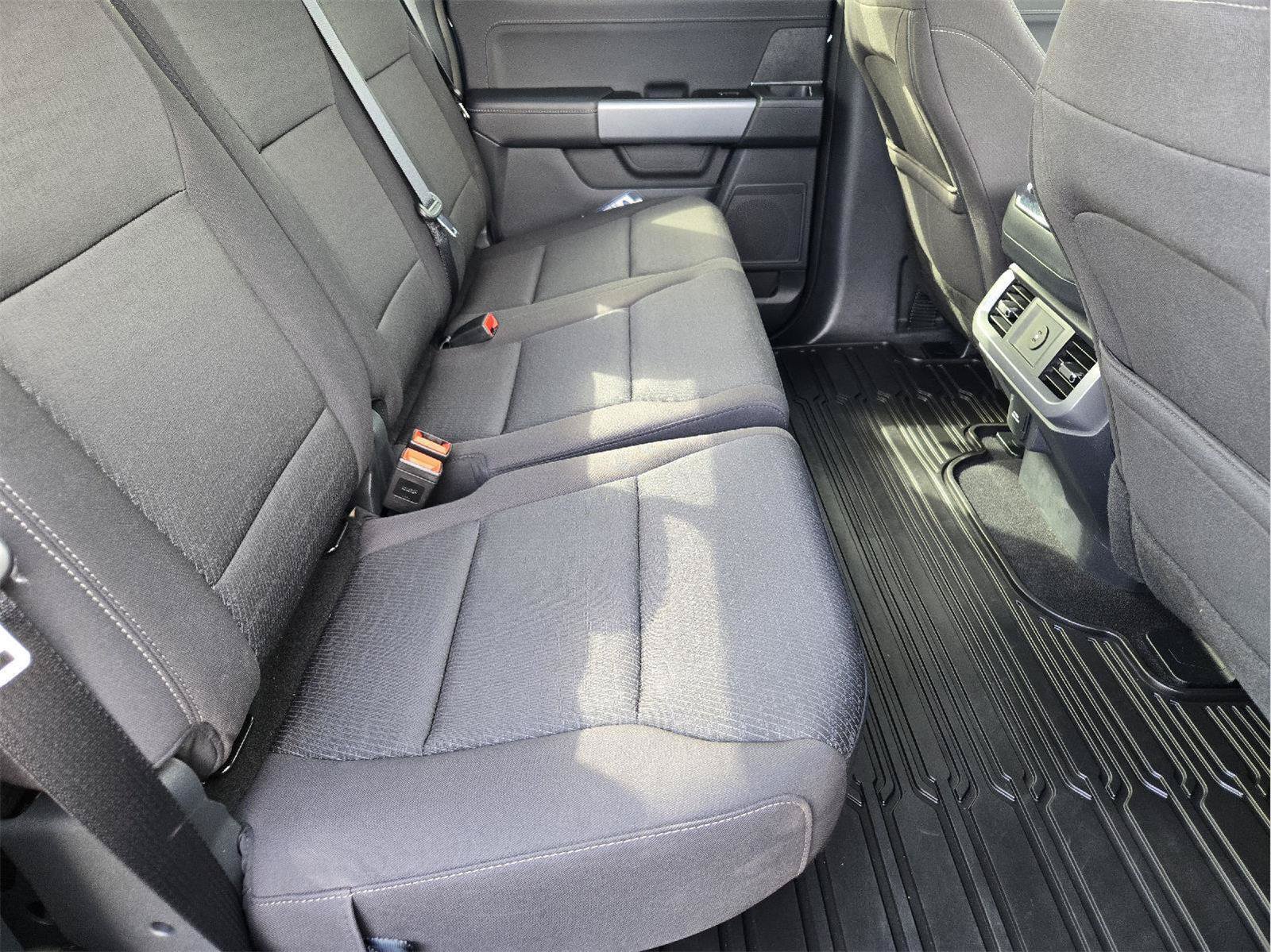 Used 2025 Ford F150 XLT w/ Equipment Group 302A MID RWD image 31