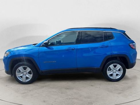 Used 2022 Jeep Compass Latitude AWD/4WD image 2