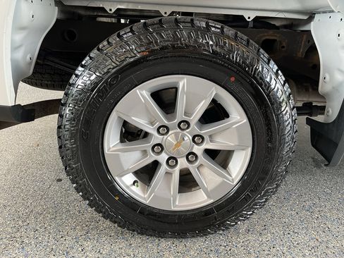 Used 2025 Chevrolet Silverado 1500 LT RWD image 33