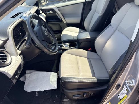 Used 2017 Toyota RAV4 Limited FWD image 4