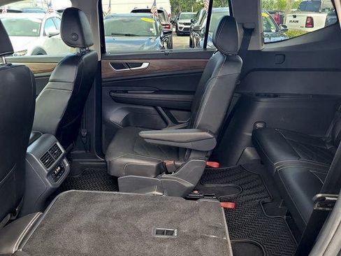 Used 2024 Volkswagen Atlas SE FWD image 14