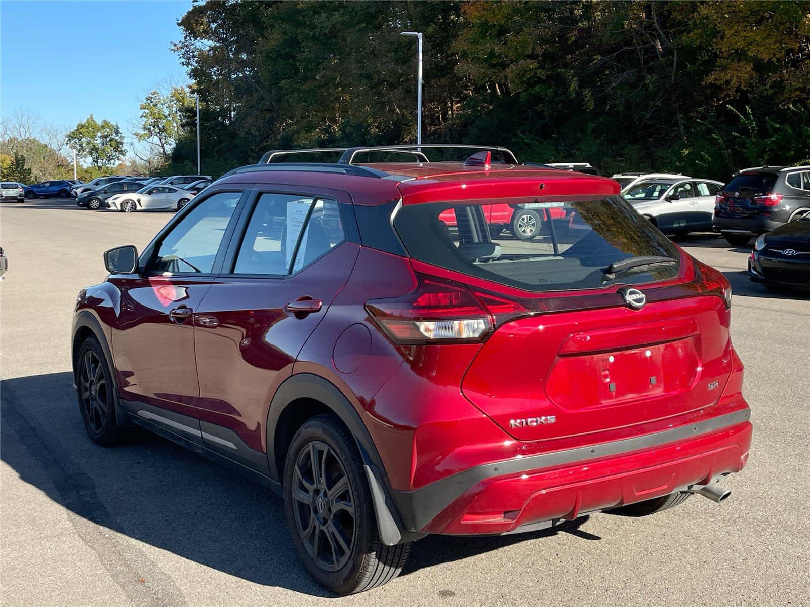 Used 2024 Nissan Kicks SR w/ SR Premium Package FWD image 3