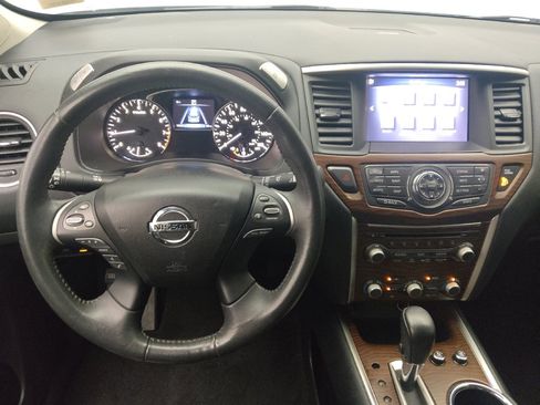 Used 2017 Nissan Pathfinder Platinum FWD image 22