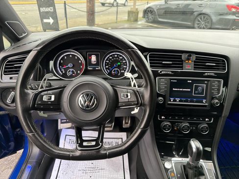 Used 2017 Volkswagen Golf R 4-Door image 27