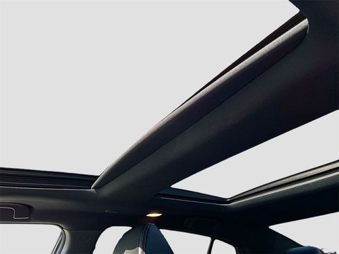 Used 2023 Nissan Maxima SR w/ Sport Mat Group image 23