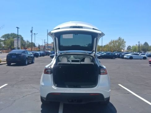 Used 2023 Tesla Model Y Long Range AWD/4WD image 8
