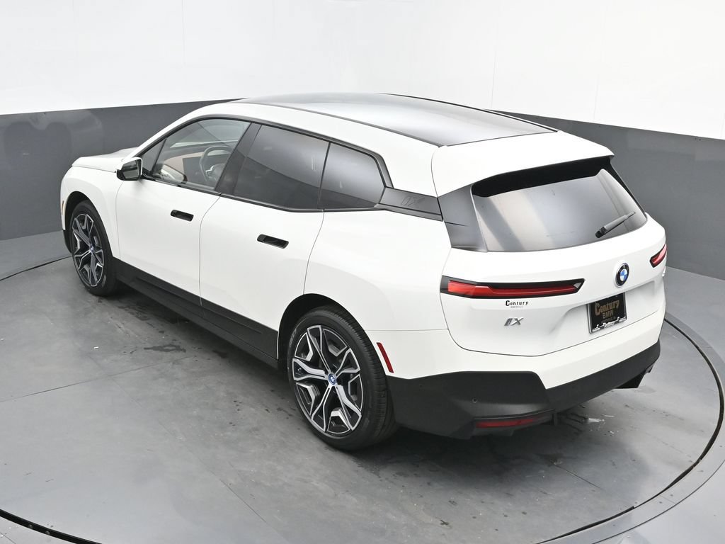 Certified 2024 BMW iX xDrive50 w/ Premium Package AWD/4WD image 35