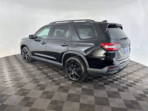 Certified 2026 Honda Pilot Black Edition image 9