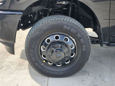New 2026 RAM 3500 Laramie AWD/4WD image 11