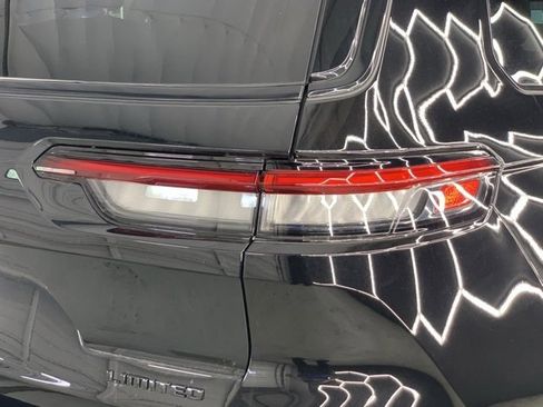 New 2025 Jeep Grand Cherokee L Limited w/ Luxury Tech Group II image 14