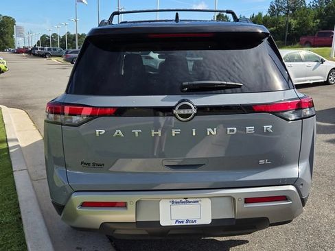Used 2024 Nissan Pathfinder SL FWD image 10
