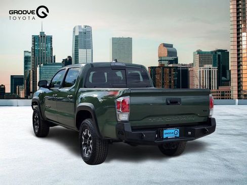 Used 2022 Toyota Tacoma TRD Off-Road AWD/4WD image 3