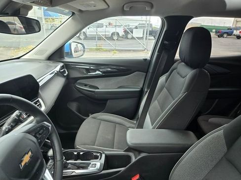 Used 2024 Chevrolet TrailBlazer LT w/ LT Cold Weather Package image 9